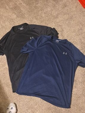 2 Under armor Shirts Size Large